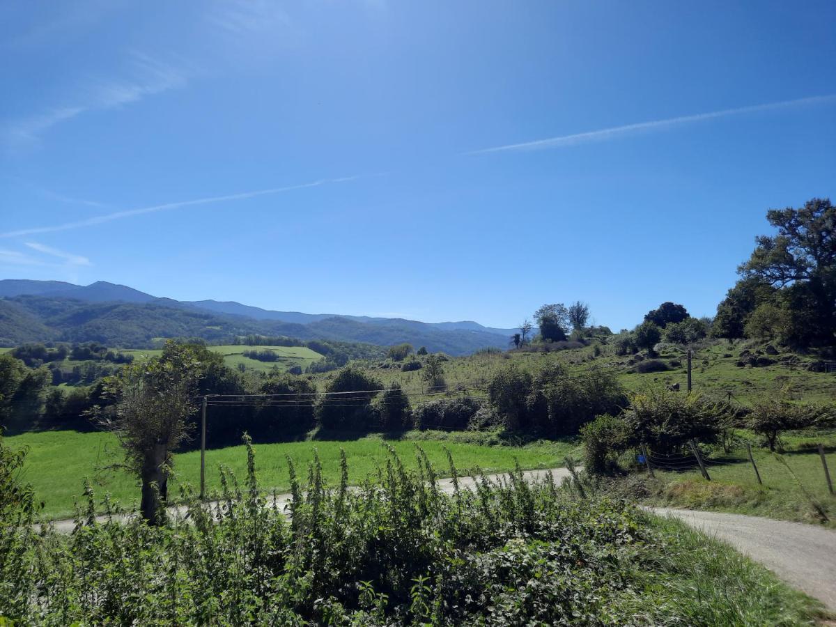 Chez Line Et Pierre: Appartement Spacieux, Lumineux Et Equipe La Bastide-de-Sérou Extérieur photo